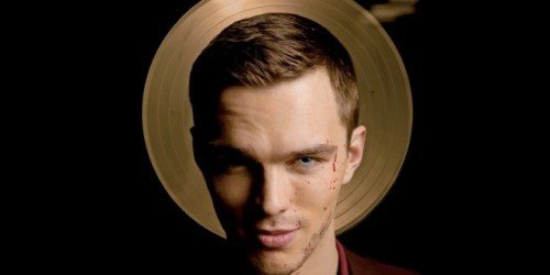 Nicholas Hoult nel primo trailer di Kill Your Friends