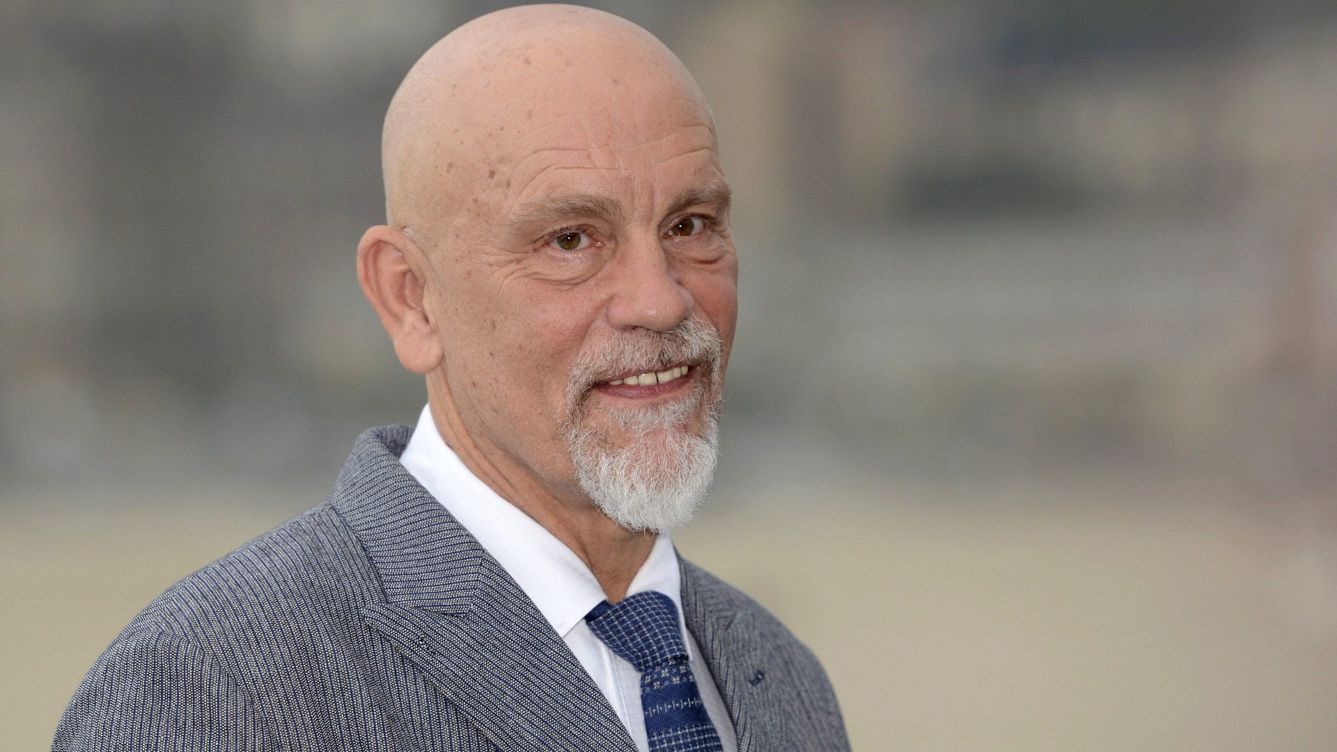 John Malkovich protagonista del fantasy-drama Valley of the Gods