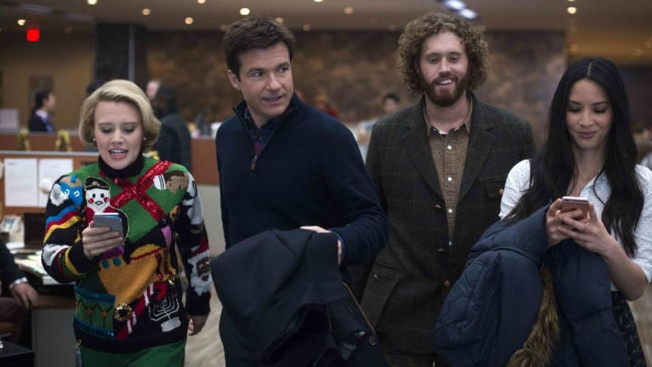 La festa prima delle feste: 3 nuove clip dal film con Jason Bateman