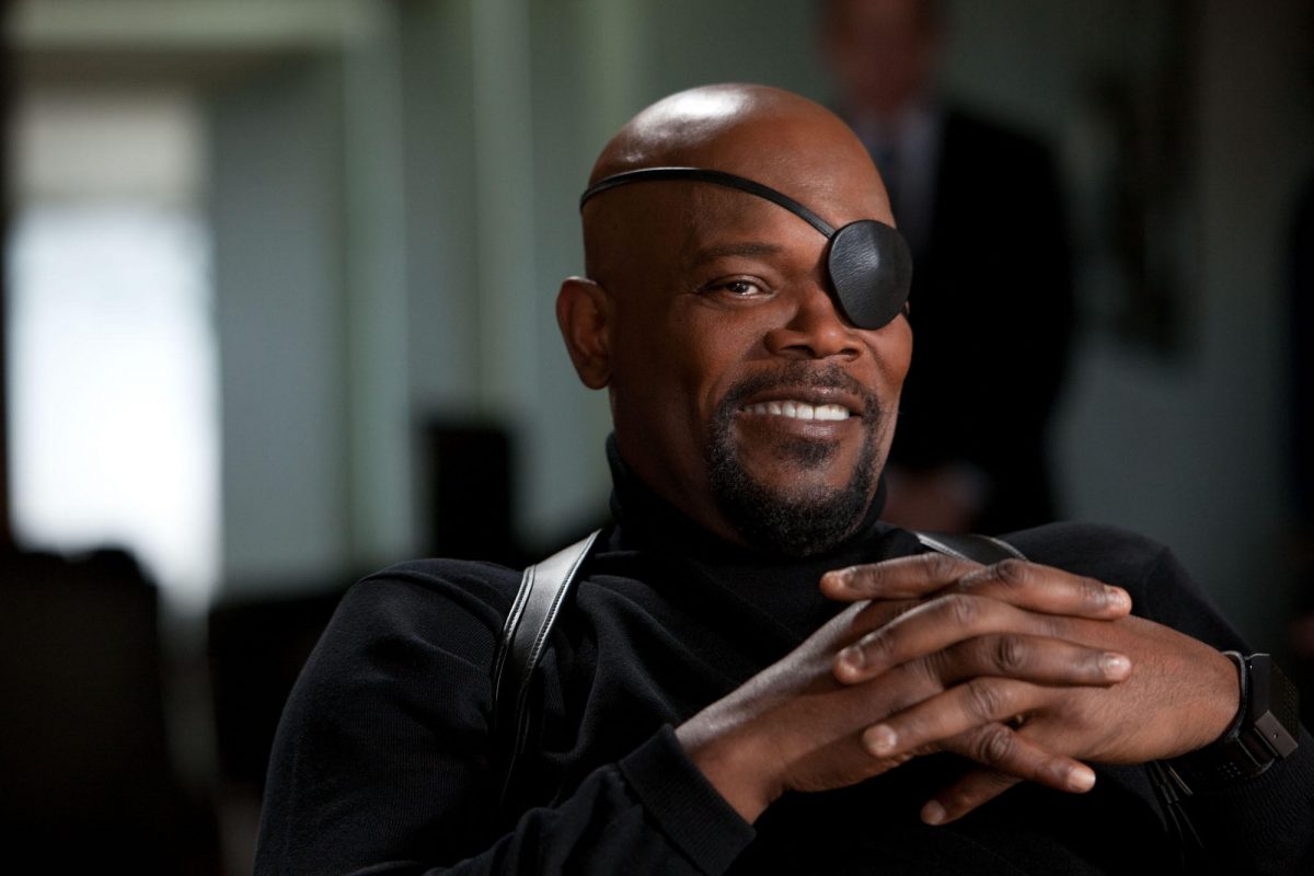 Captain Marvel: Samuel L. Jackson sfoggia la maglietta di Nick Fury sul set