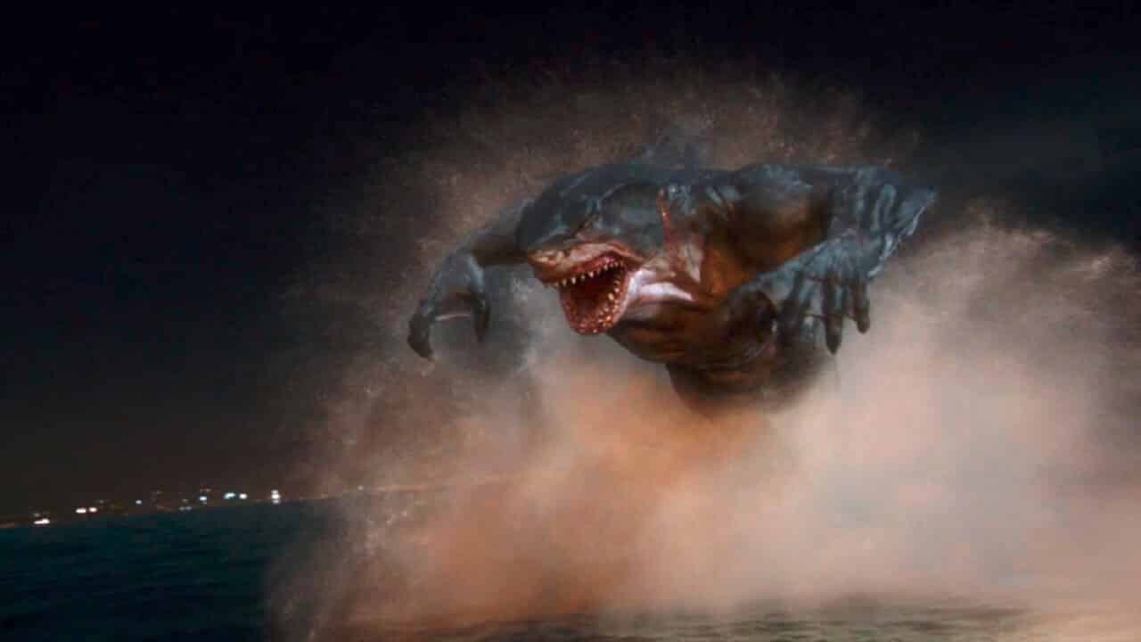 King Shark contro Barry Allen nello strepitoso poster di The Flash 3