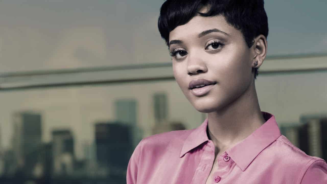 Flashpoint: Kiersey Clemons non sa a quale epoca apparterrà Iris West