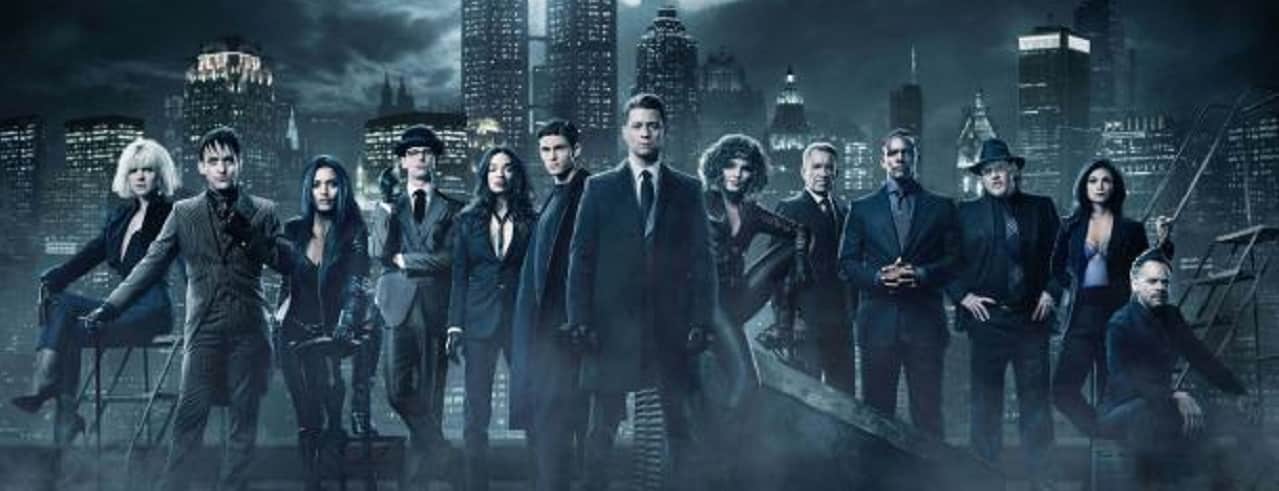 Gotham 4: gli eroi, i villain e lo skyline della città nel nuovo poster