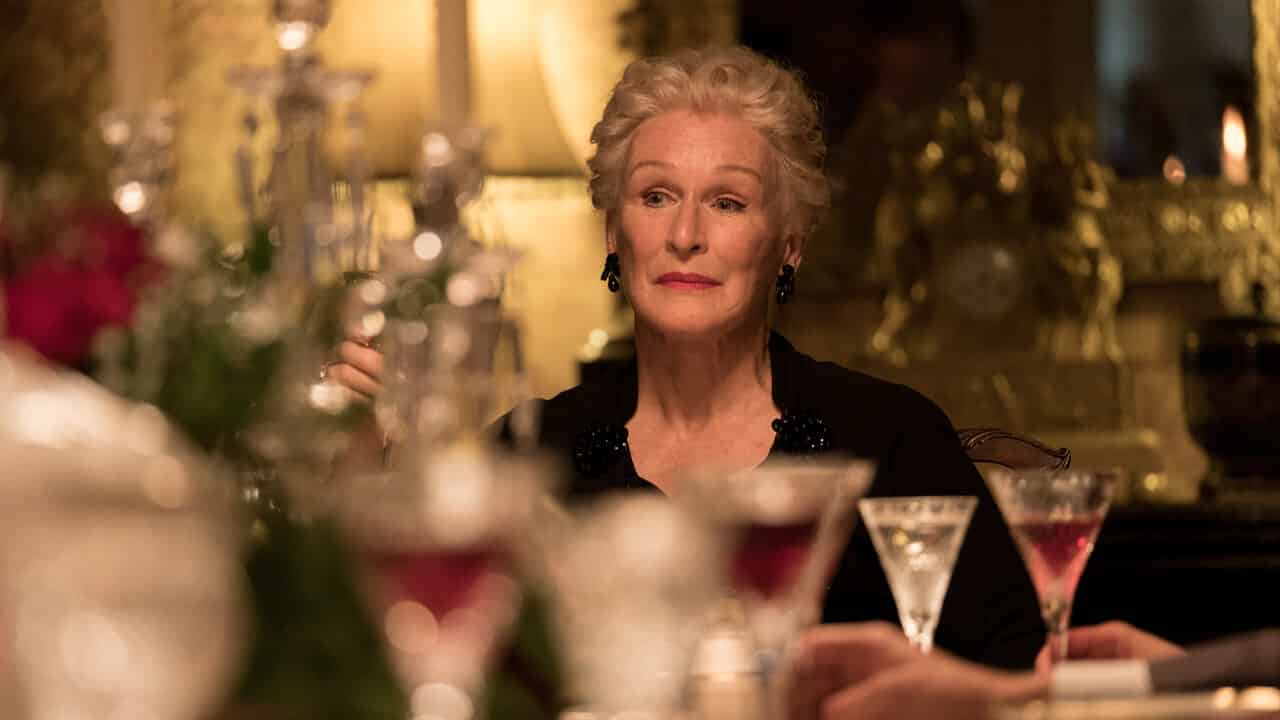 Mistero a Crooked House: poster italiano del film con Glenn Close