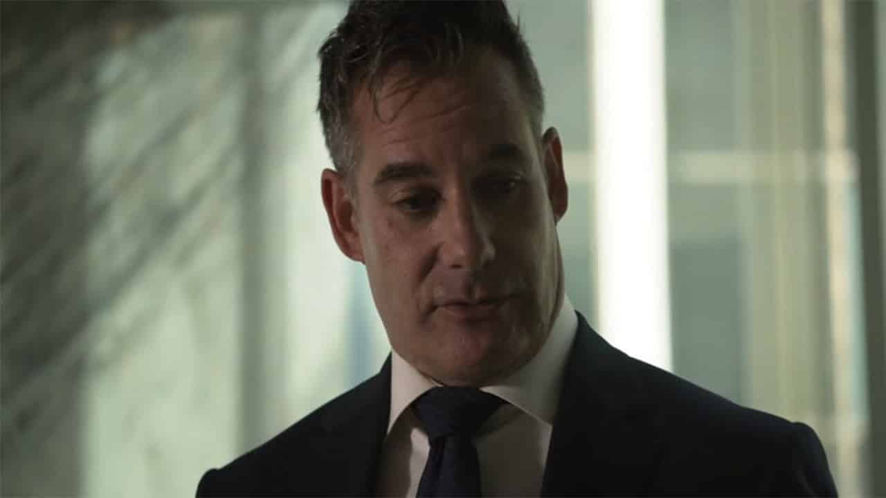 Supergirl 3 – Adrian Pasdar è Morgan Edge nella nuova clip