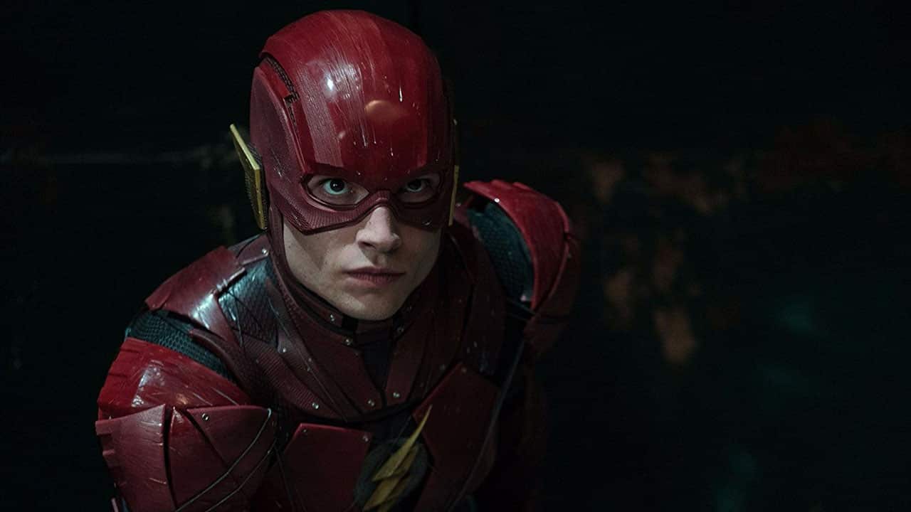 Ezra Miller su Zack Snyder: “È il Dio della DC, il padre del DCEU”