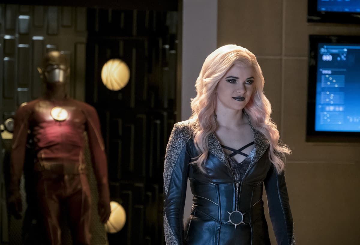 The Flash 4: Killer Frost affronta Amunet nella nuova clip