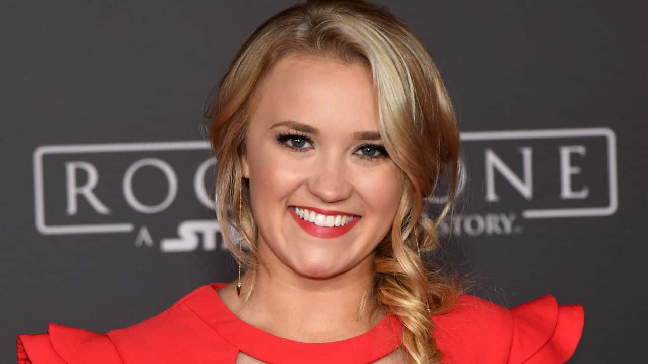 25: Emily Osment protagonista del pilot della sit-com CBS