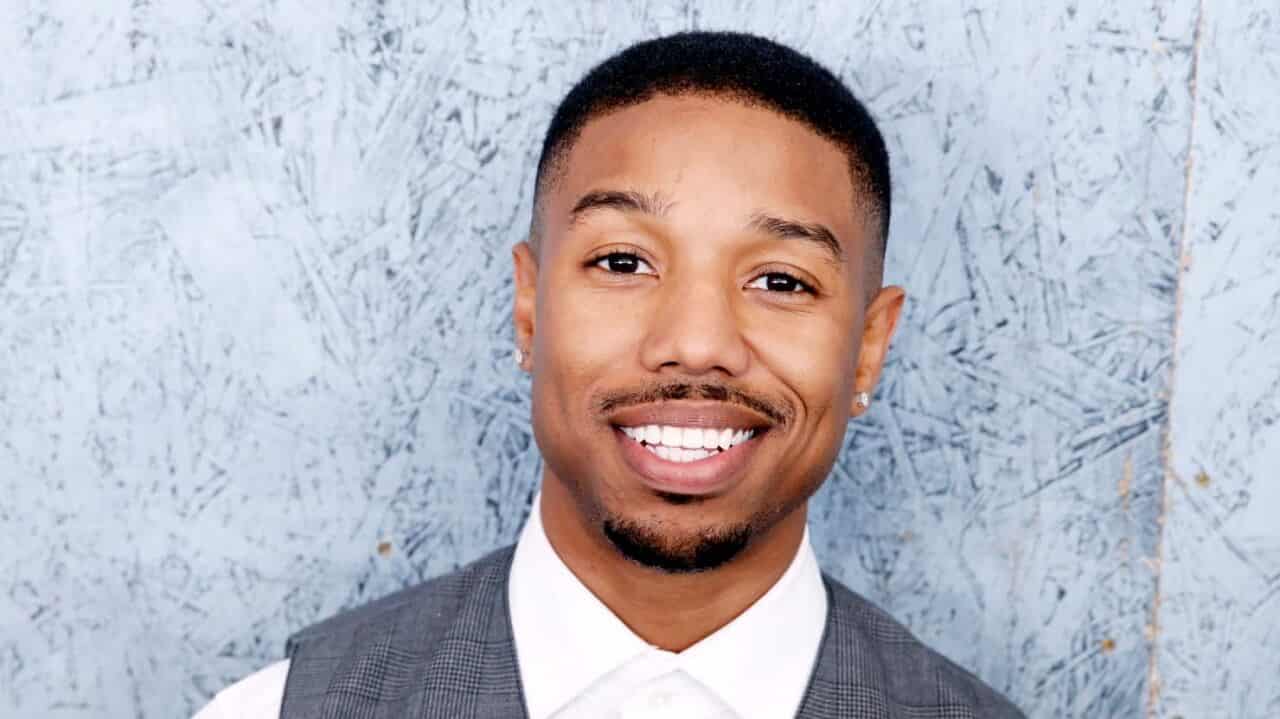 Michael B. Jordan (Black Panther) offre di sostituire l’apparecchio di una fan