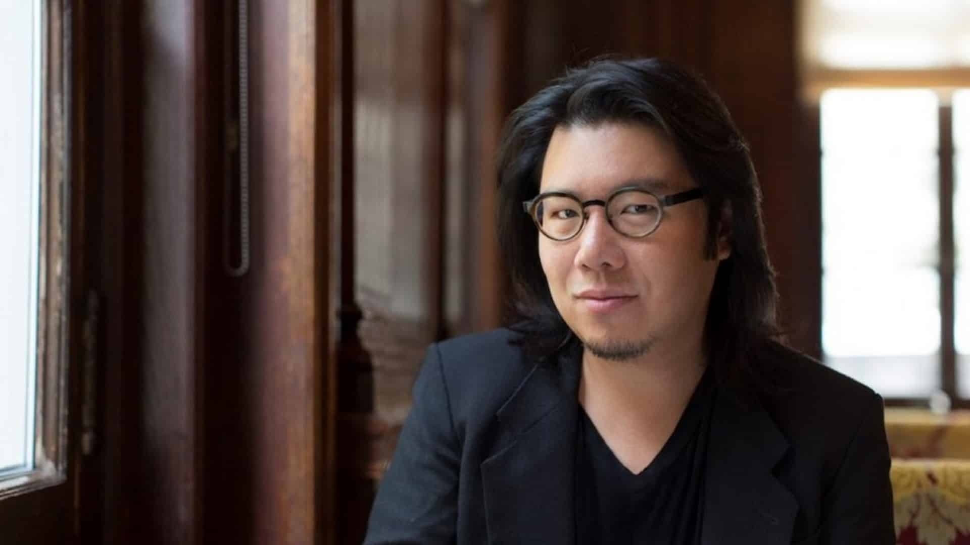 Kevin Kwan, autore di “Crazy Rich Asians” ha sviluppato una serie per Amazon