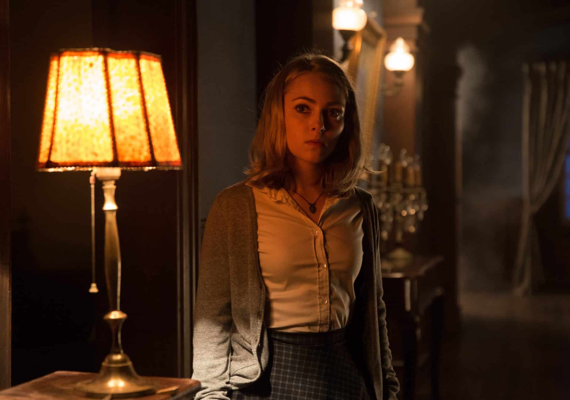 Dark Hall: AnnaSophia Robb nelle tre clip del film di Rodrigo Cortés