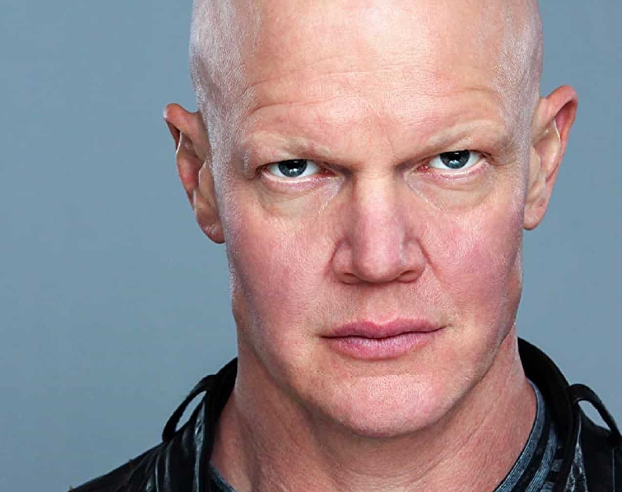 Swamp Thing: Derek Mears interpreterà la creatura nella serie DC