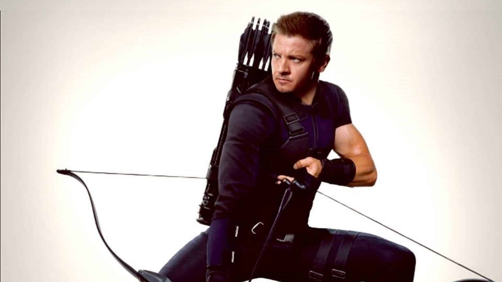 The Avengers: Jeremy Renner in foto inedite del dietro le quinte