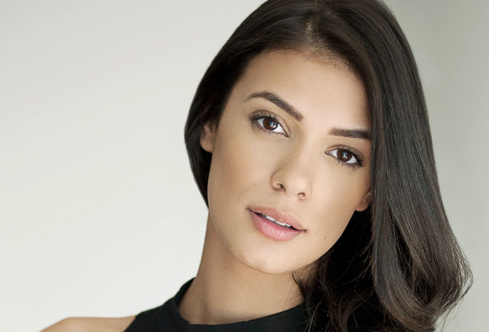 Locke & Key: Laysla De Oliveira e Kevin Alves nel cast della serie Netflix