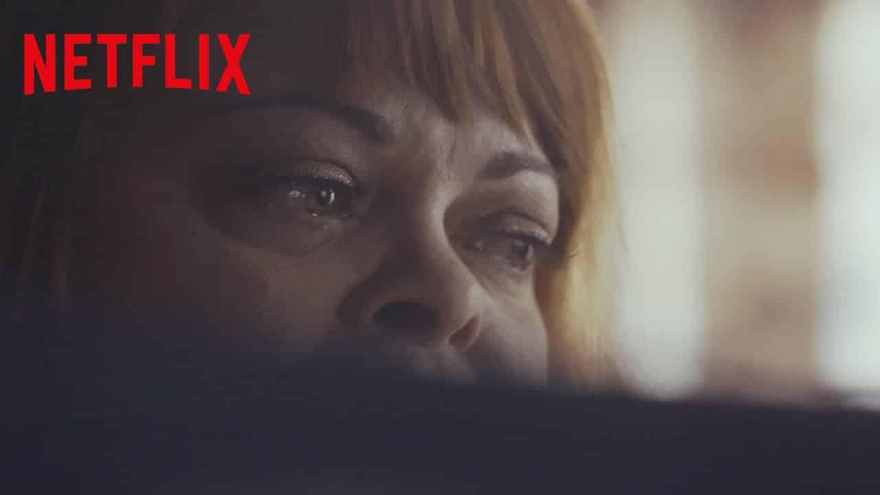 Giù le mani dai gatti: caccia a un killer online – il trailer della serie Netflix