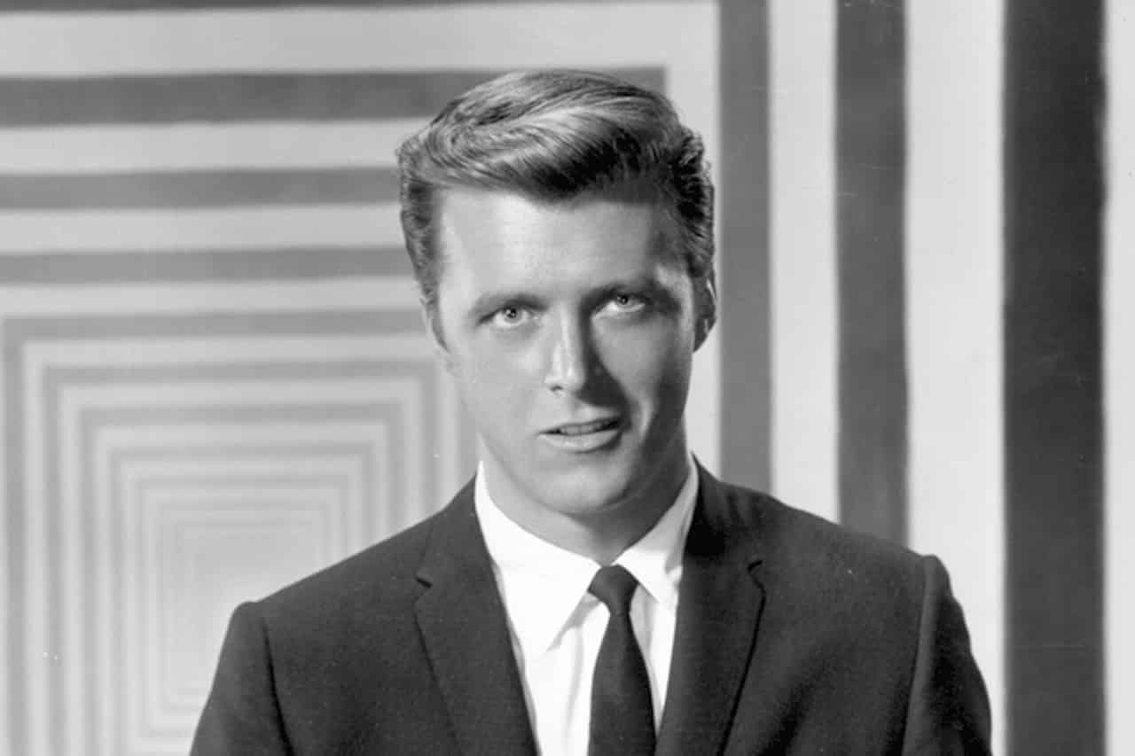 Edd Byrnes: morto a 87 anni l’attore di Grease e Indirizzo permanente