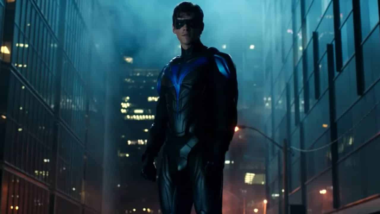 Titans 3: la tuta di Nightwing avrà alcuni importanti aggiornamenti