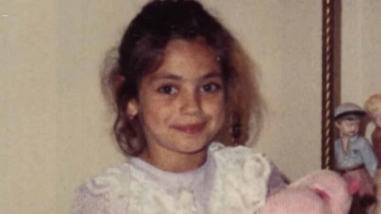 Avete riconosciuto la bambina nella foto? Oggi l’attrice ha 37 anni, è una delle donne più sexy e ha sempre degli occhi pazzeschi