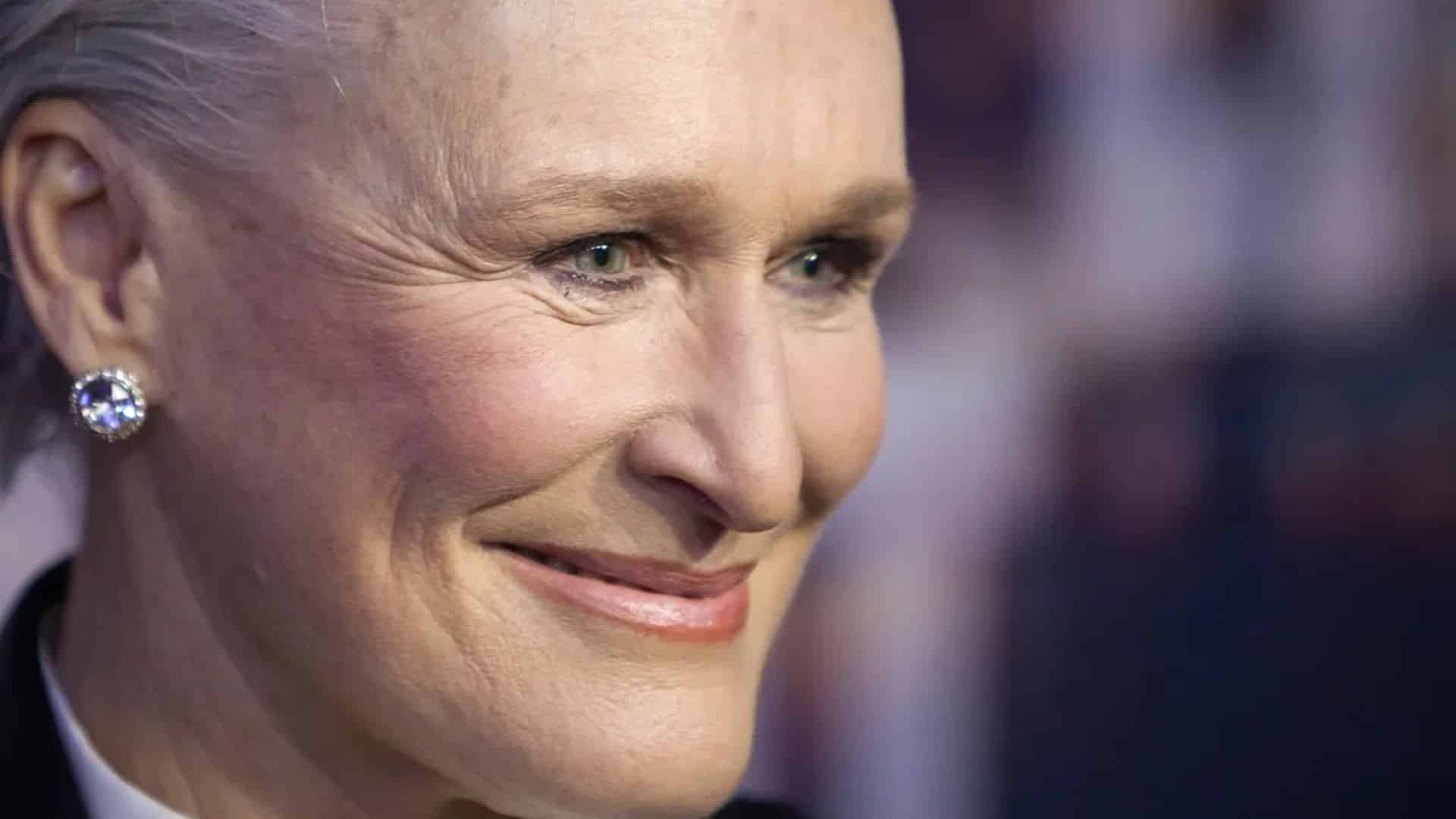 Glenn Close irriconoscibile in Elegia Americana: la trasformazione dell’attrice negli anni