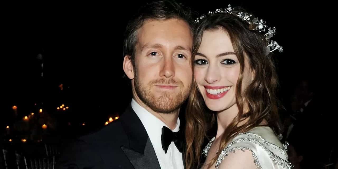 Anne Hathaway con il compagno Adam Shulman