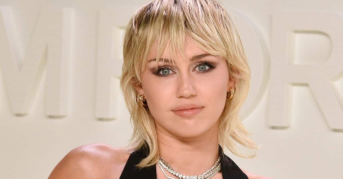 Quanto guadagna Miley Cyrus? Il patrimonio milionario dell’attrice e cantautrice, nonostante lo svantaggioso divorzio da Liam Hemsworth