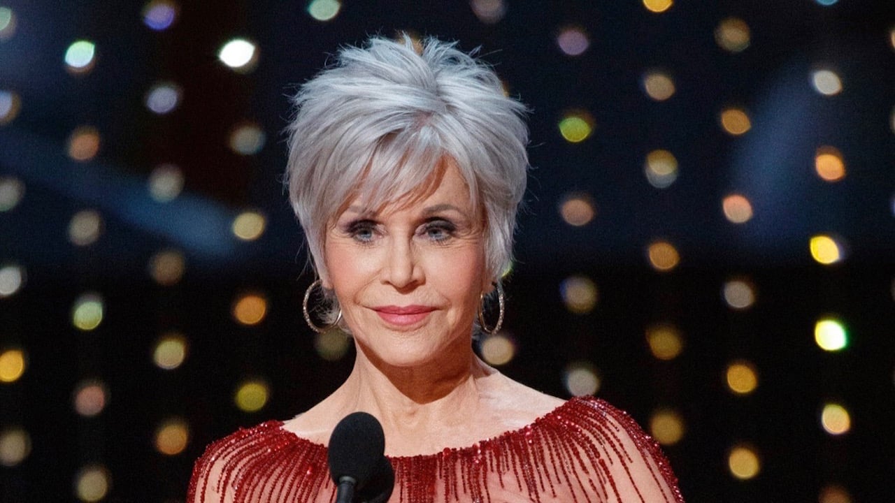 Quella volta che Jane Fonda rivoluzionò il fitness da casa in body e scaldamuscoli [VIDEO]