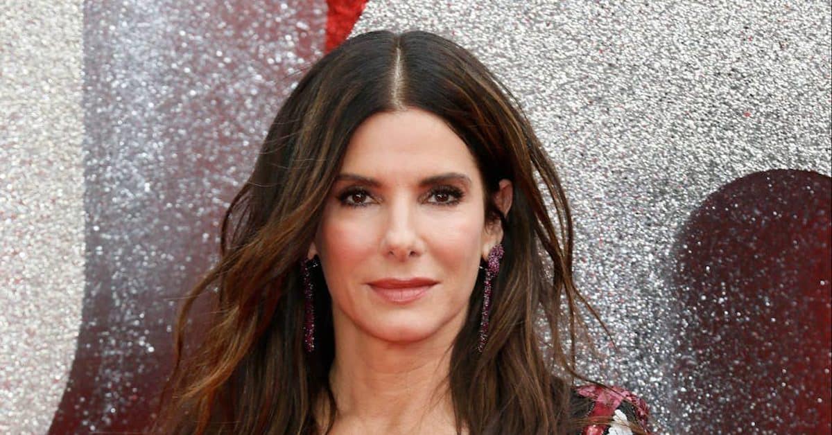 Avete visto la casa di Sandra Bullock? È in riva al mare, ha interni da sogno e un dettaglio vi lascerà a bocca aperta