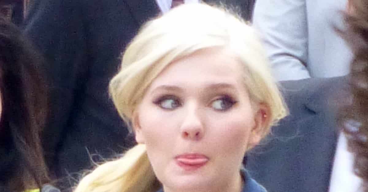 L’incredibile trasformazione di Abigail Breslin, da piccola aspirante Miss ad affascinante esperta di zombie