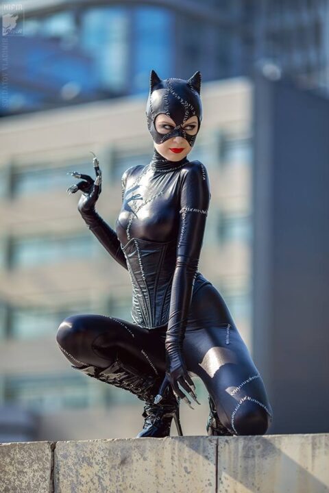 Catwoman: alcuni di questi cosplay hanno un sex appeal degno di Michelle  Pfeiffer