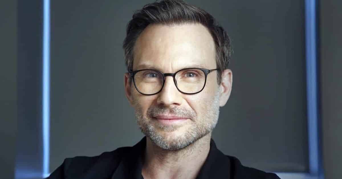 Avete visto la moglie di Christian Slater? Non immaginereste mai la buffa circostanza nella quale si sono conosciuti!