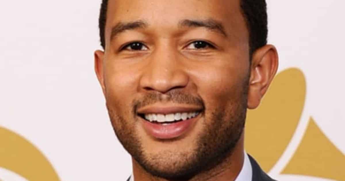 Avete visto la moglie di John Legend? Fa la modella e con lui ha affrontato un immenso dolore rendendolo pubblico