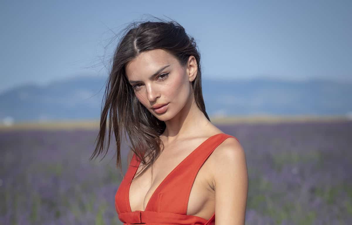 Emily Ratajkowski in bikini a un mese dal parto: la foto e il video sexy lasciano i fan a bocca aperta!