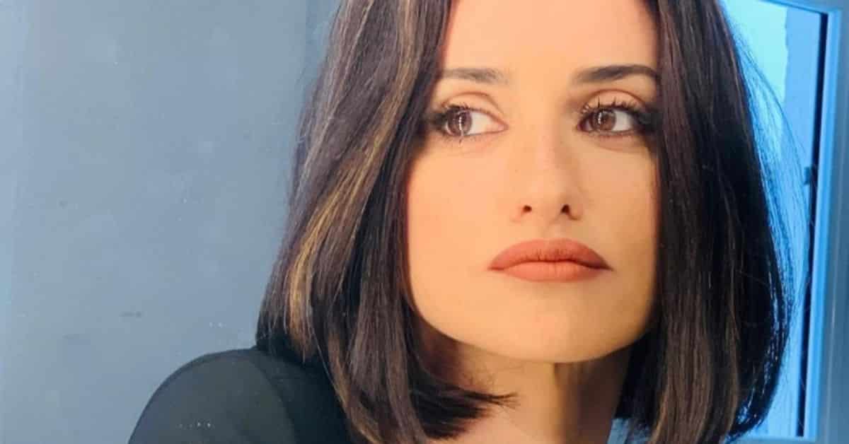 Penélope Cruz sfoggia un fisico da urlo nelle nuove foto per Lancome