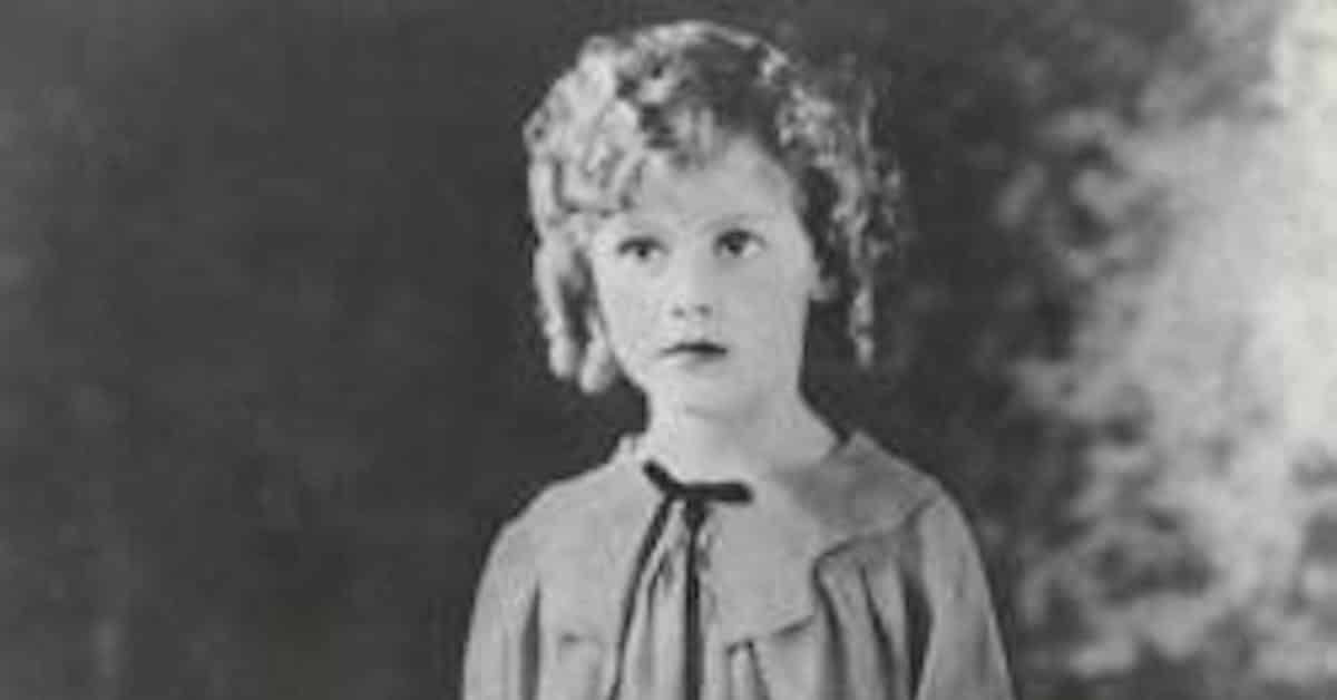 Chi è questa bambina? È stata una delle più grandi star della storia del cinema ma la vita sregolata portò la sua bellezza a sfiorire troppo presto