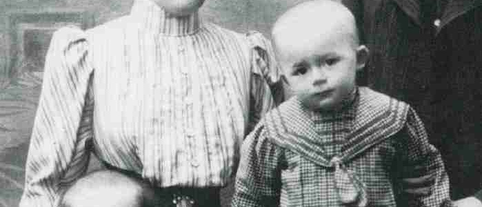 Chi è questo bambino? Sua madre morì ad Auschwitz e lui diventò uno dei fondatori della commedia brillante americana e del genere noir