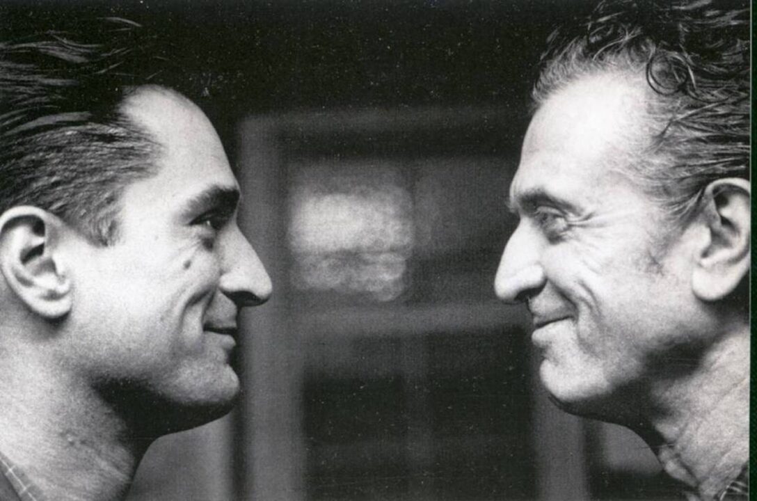 Robert De Niro sorridente con il padre