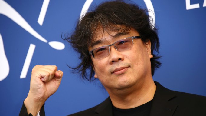 Venezia 78, il presidente della giuria Bong Joon Ho: “Il COVID non fermerà il cinema”