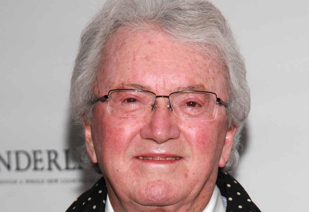 Lutto nel mondo del cinema: si è spento Leslie Bricusse, l’autore delle musiche di Willy Wonka e la fabbrica di cioccolato