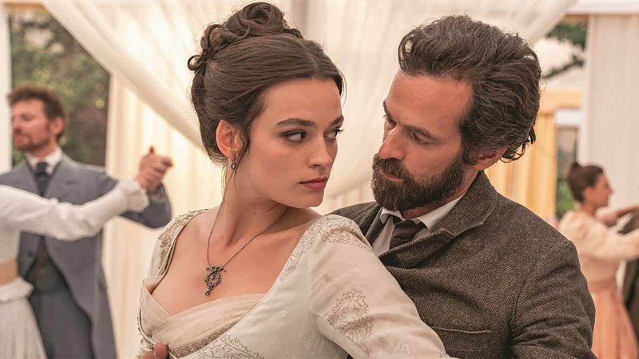 Eiffel: trailer e data d’uscita del film con Romain Duris e Emma Mackey