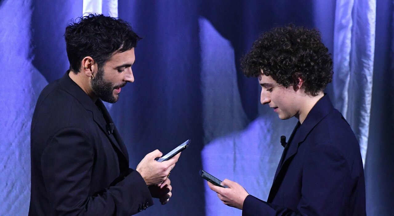 Filippo Scotti e la poesia recitata a Sanremo 2022: “La tastiera è un’arma, dovremmo essere gentili”