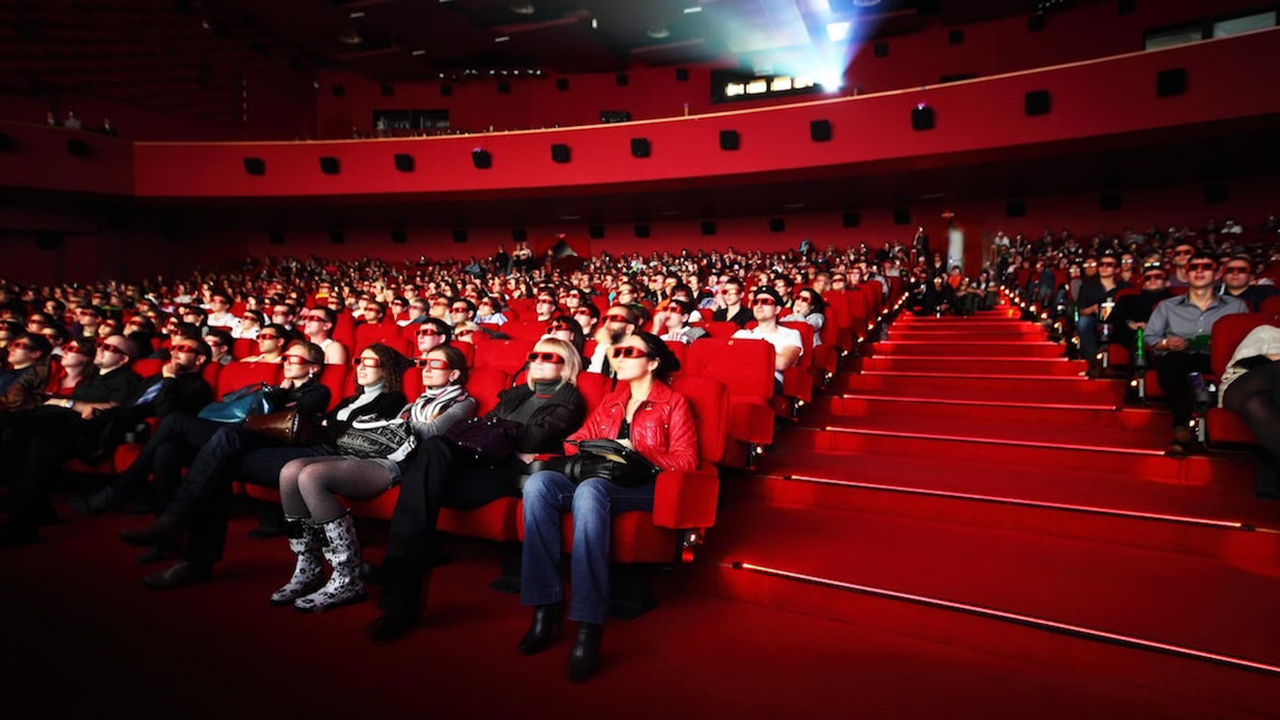 Cinema: dal 10 marzo possibile consumare cibi e bevande in sala