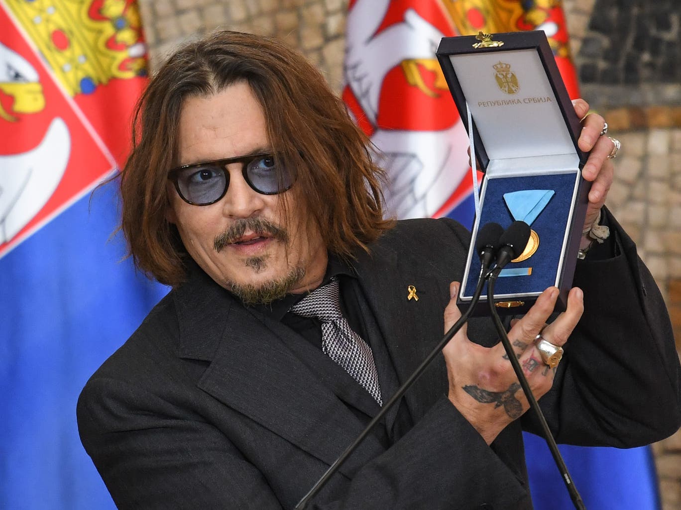 Johnny Depp premiato in Serbia: “inizio una nuova vita”