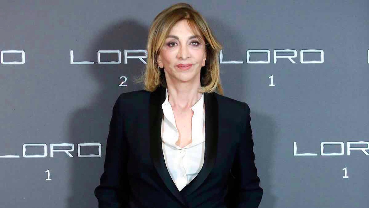 Chi è Anna Bonaiuto? Biografia, carriera e vita privata dell’attrice protagonista della serie Il Re