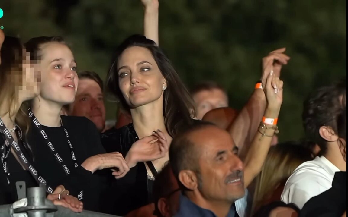 Angelina Jolie e sua figlia Shiloh a Roma per il concerto dei Maneskin [VIDEO]