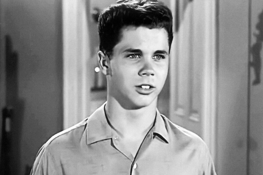 Tony Dow è morto: addio alla star de Il carissimo Billy, aveva 77 anni