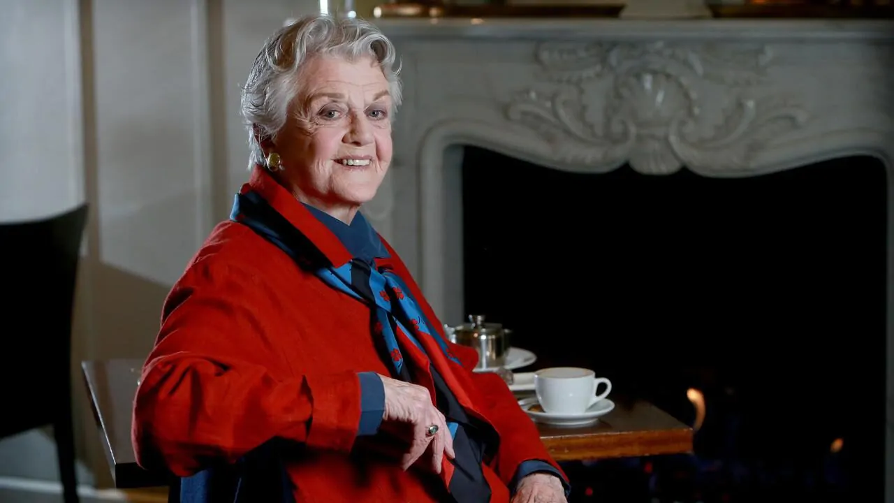 Angela Lansbury – la sua ultima apparizione è un cameo in Glass Onion: Knives Out