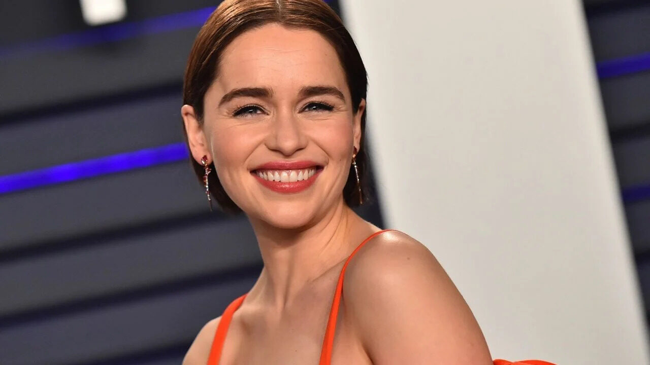 An Ideal Wife: Emilia Clarke sarà la moglie di Oscar Wilde nel film biografico di Sophie Hyde