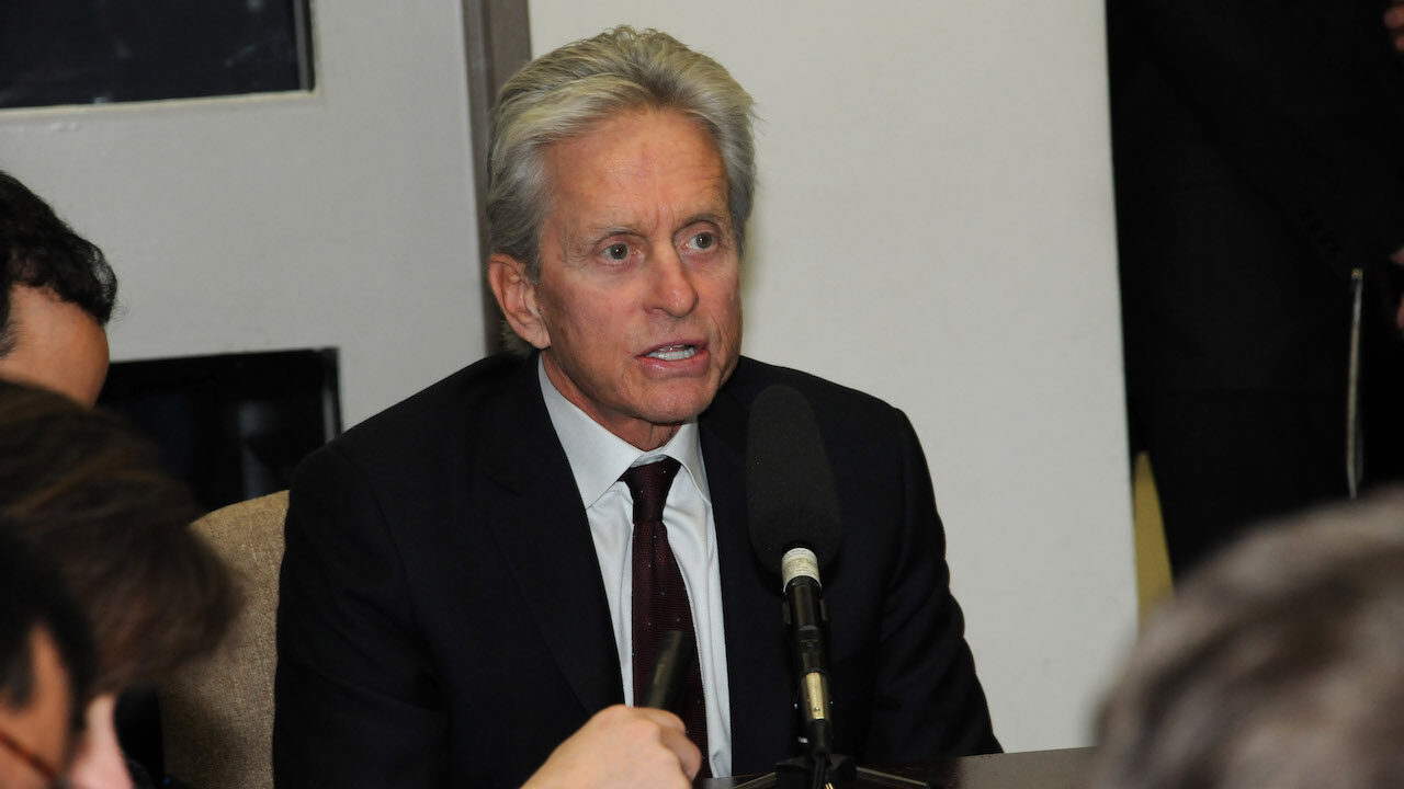 Michael Douglas preoccupa i fan: l’attore appare quasi irriconoscibile [FOTO]