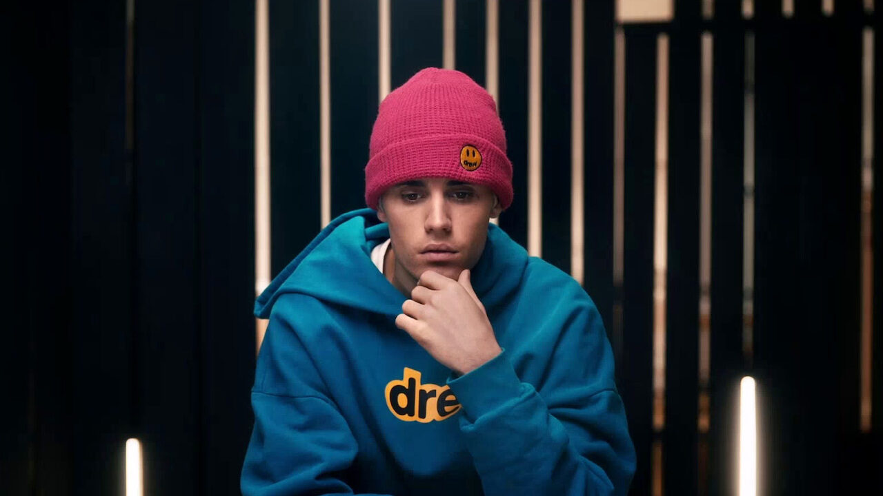 Justin Bieber contro H&M: “stanno vendendo articoli con la mia immagine senza permesso”