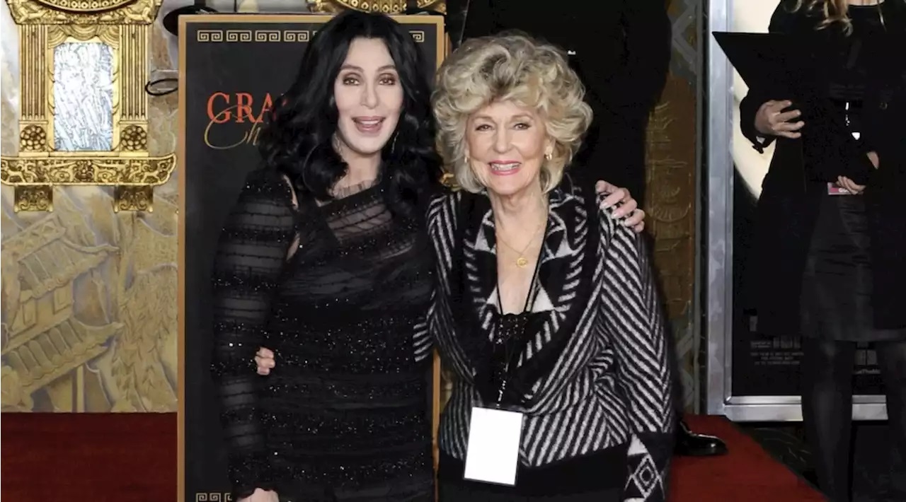 Cher – morta a 96 anni la madre Georgia Holt: l’annuncio della cantante e attrice con un telegrafico messaggio su Twitter